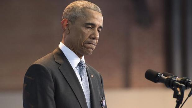 Barack Obama habla durante la ceremonia de despedida de las Fuerzas Armada