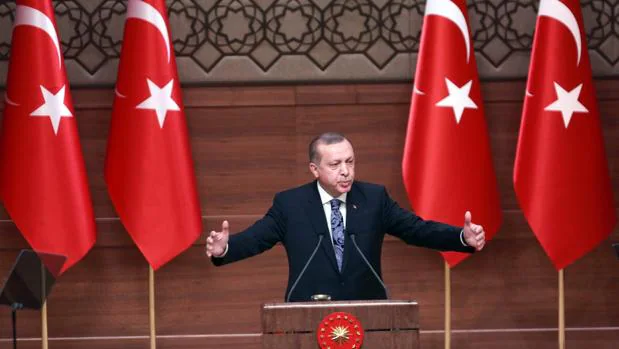 El presidente turco, Recep Tayyip Erdogan, en una reunión en el comp,ejo presidencial de Ankara
