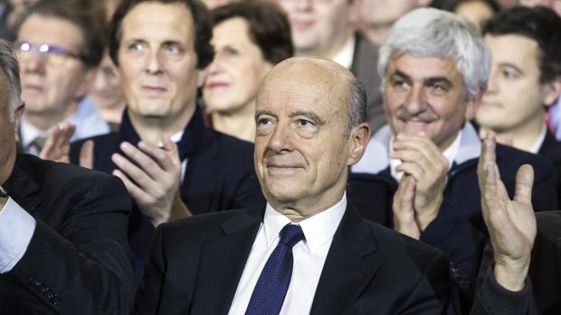 Juppé «estaría dispuesto» a sustituir a Fillon como candidato al Elíseo, según Le Figaro