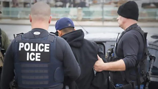 Agentes de inmigración estadounidenses inician las primeras redadas contra los indocumentados tras la llegada de Trump