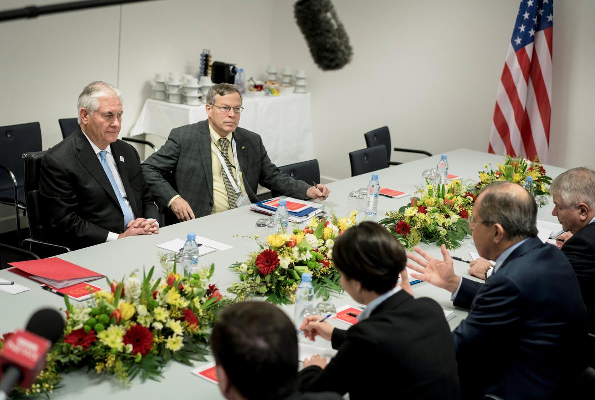 Rex Tillerson, durante su encuentro con Lavrov hoy en Bonn