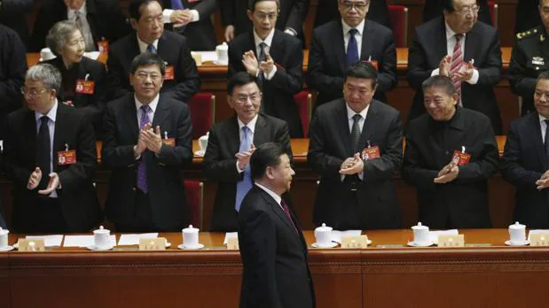 El presidente chino, Xi Jinping (centro), durante la inauguración de la sesión del 12 Comité Nacional de la Conferencia Consultiva Política del Pueblo Chino, en el Gran Salón del Pueblo en Pekín