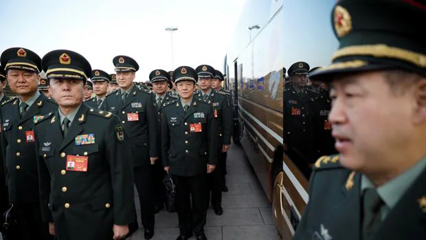 Militares en la plaza de Tiananmen