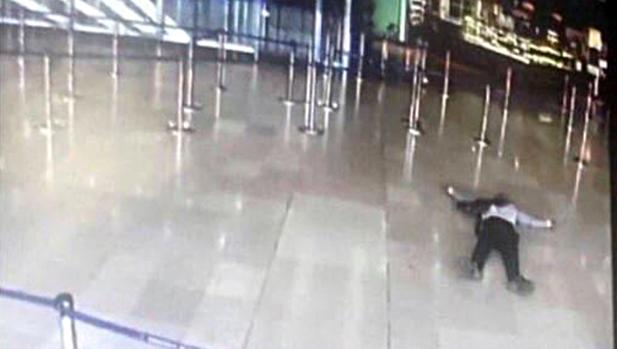 «He hecho una tontería, he disparado a un policía», la llamada a su padre del terrorista de París-Orly