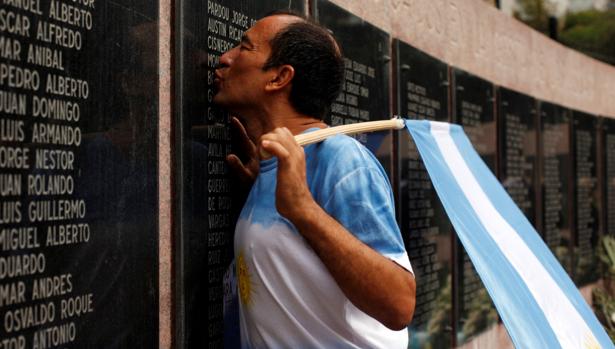 El presidente de Argentina se reunió con veteranos de Malvinas y aseguró que el reclamo por la soberanía es «irrenunciable»
