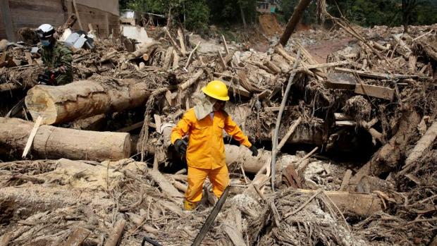 Ascienden a 303 los muertos por la tragedia de Mocoa, incluidos 98 niños