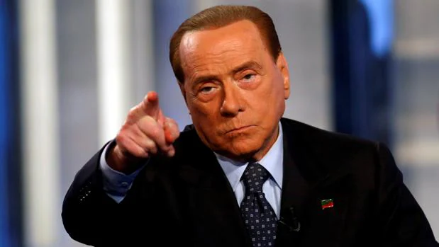 El ex primer ministro italiano Silvio Berlusconi en noviembre de 2016 en el programa de televisión «Porta a porta»