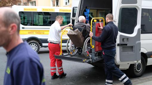 Los servicios han evacuado a miles de personas