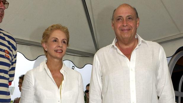 Carolina Herrera y su marido, en una imagen de archivo