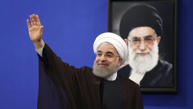 El reelegido presidente iraní, Hasán Rohani, tras pronunciar un discuraso televisado