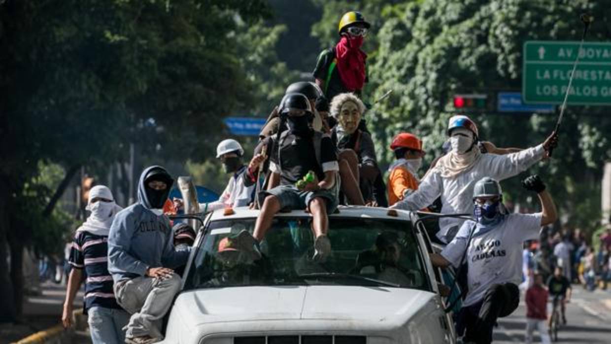 Las protestas opositoras en Venezuela suman más de medio centenar de muertos