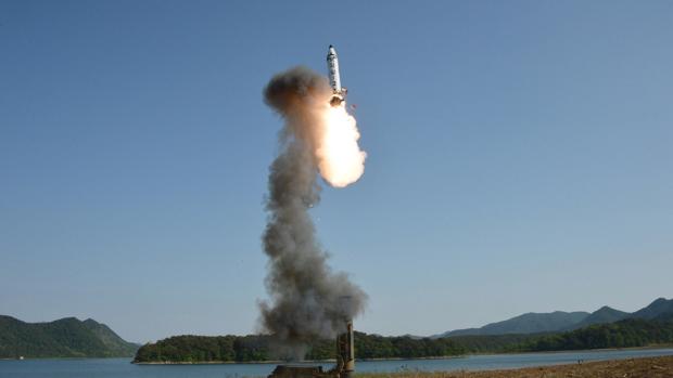 Imagen de archivo del lanzamiento de un misil por parte de Corea del Norte