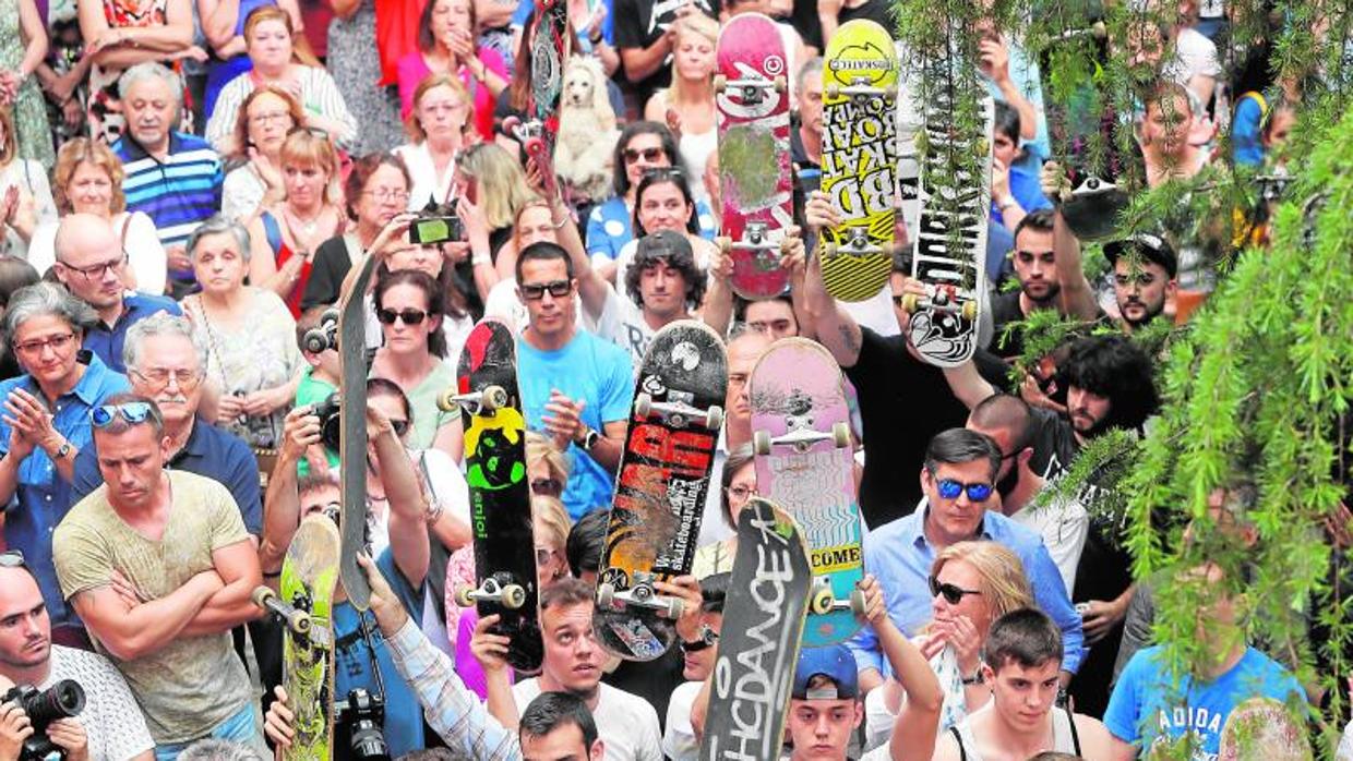 Homenaje a Ignacio Echeverría, este jueves en Las Rozas (Madrid), donde reside su familia y vivió él antes de trasladarse a Londres