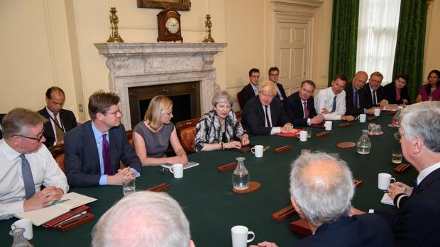 Theresa May reunió a su gabinete por primera vez tras las elecciones