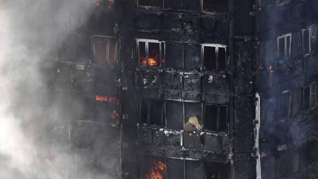 La torre de 27 plantas que ha ardido en Londres