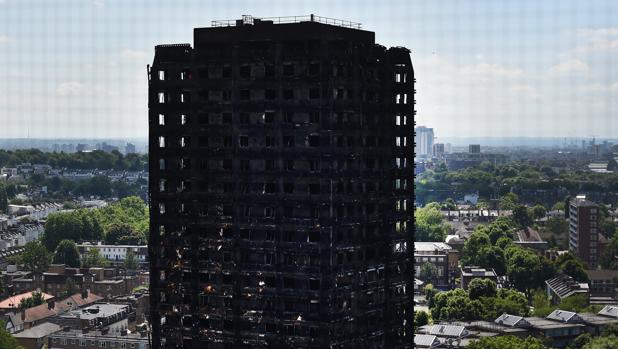 La Policía da por desaparecidas y presumiblemente muertas a 58 personas por el incendio de Grenfell