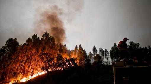 El fuego aún no ha sido controlado