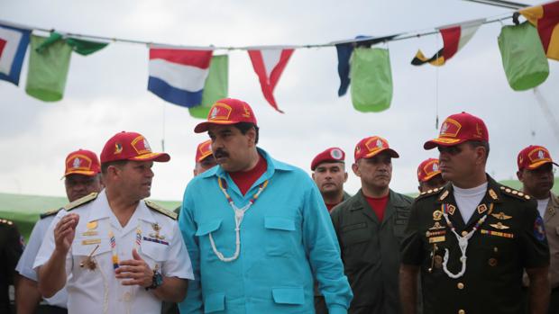 Maduro intenta ocultar la crisis cambiando el alto mando militar