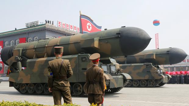 Imagen de archivo de un misil de largo alcance, durante el desfile militar en Corea del Norte