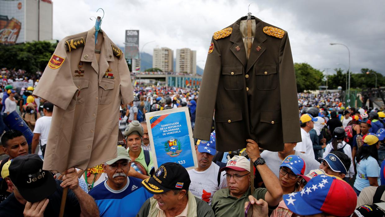 Protesta en las calles contra Nicolás Maduro