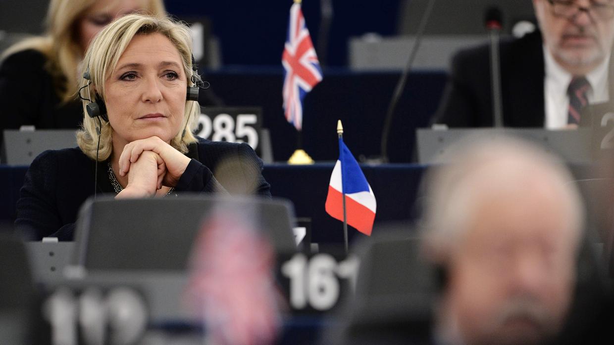 La Fiscalía francesa imputa a Marine Le Pen por apropiación indebida