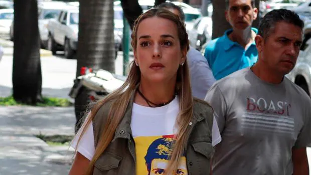 Lilian Tintori ha logrado visitar a Leopoldo López después de más de un mes de espera