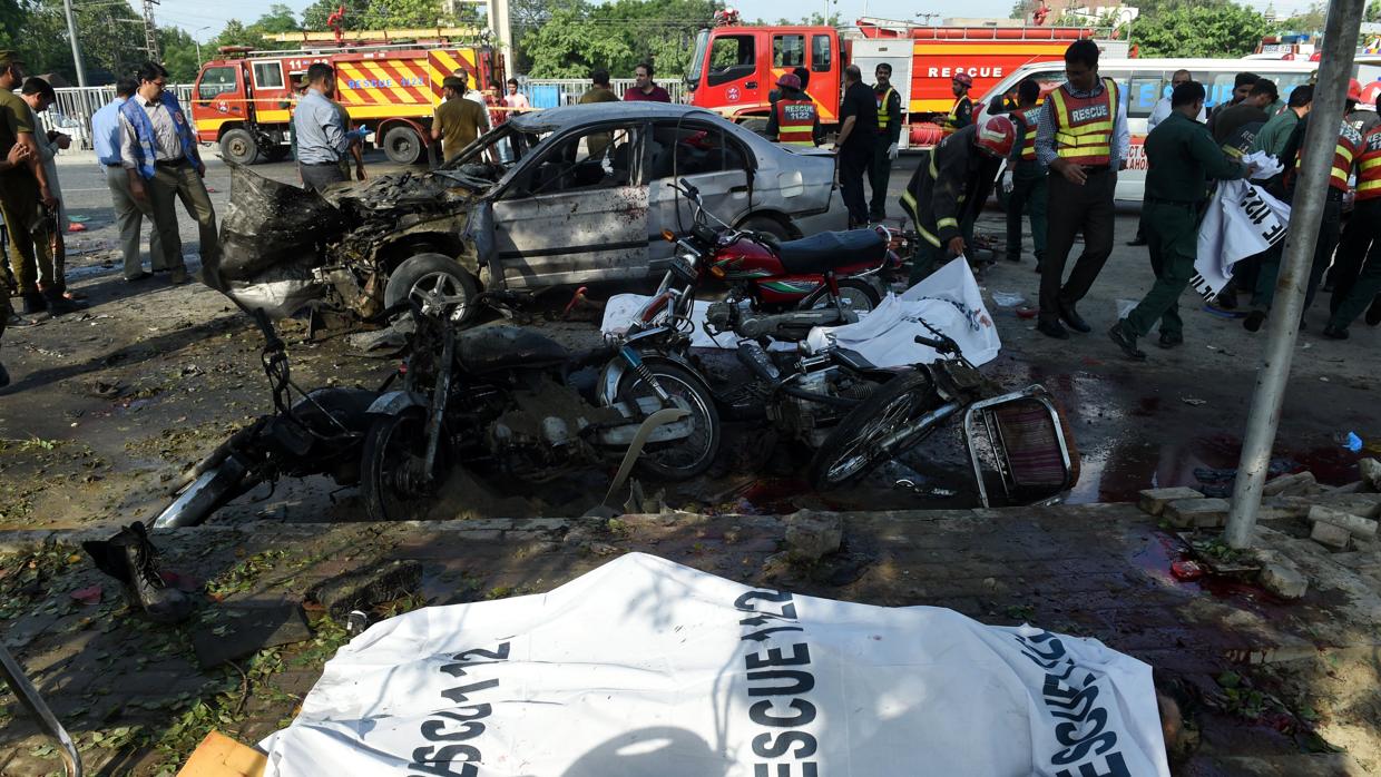 Al menos 25 muertos y 40 heridos en un ataque suicida en Lahore