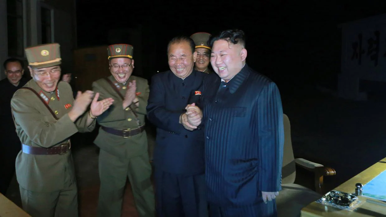 Kim Jong Un celebra la prueba de su segundo misil intercontinental