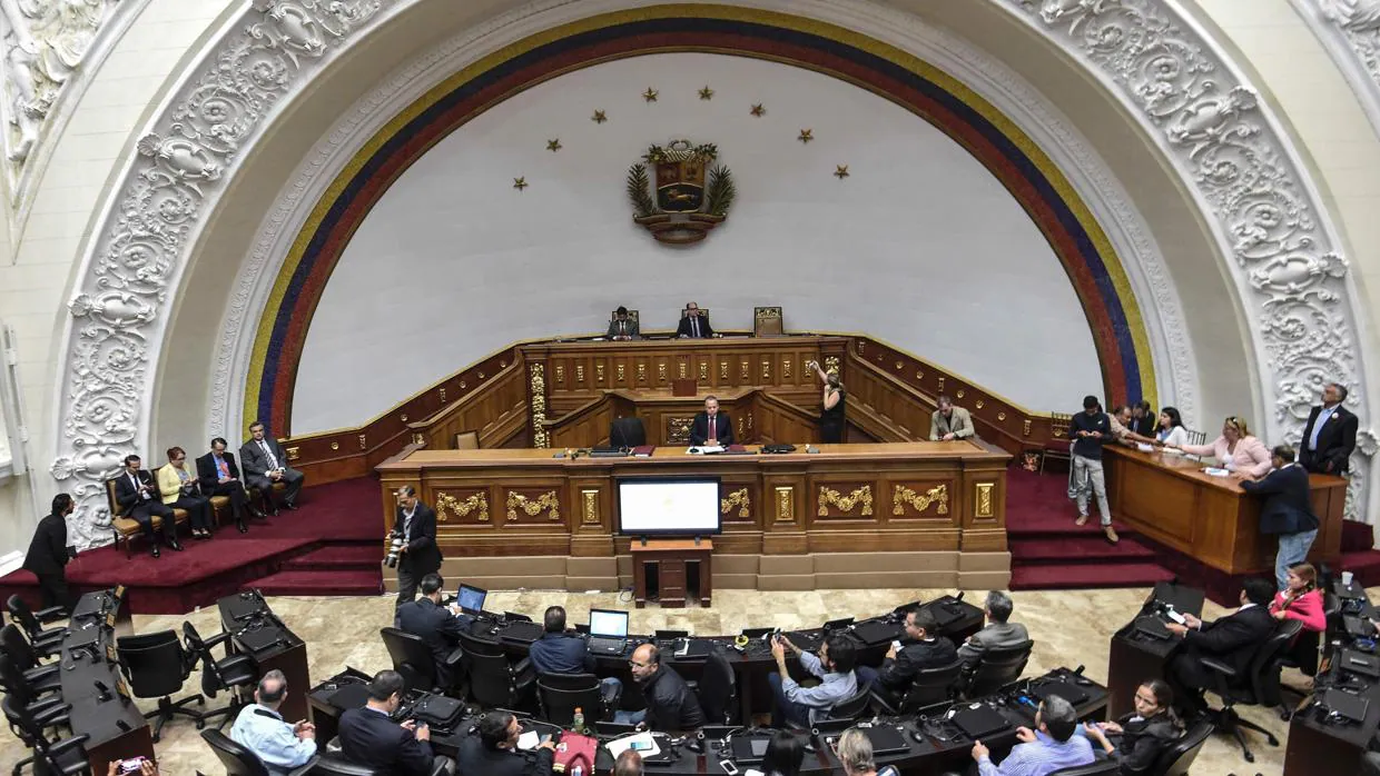 El Parlamento venezolano ha contad con la presencia de los embajadores de España, México, Francia y Reino Unido