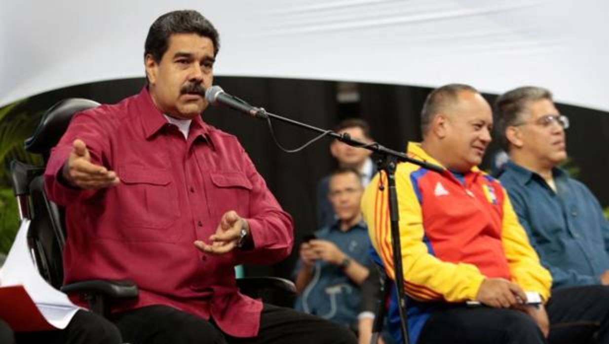 Maduro en un encuentro con miembros de la Asamblea Constituyente