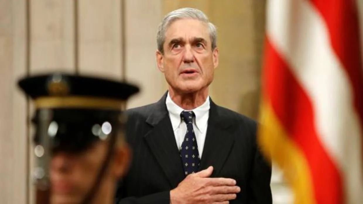Robert Mueller en su despedida como director del FBI en 2013
