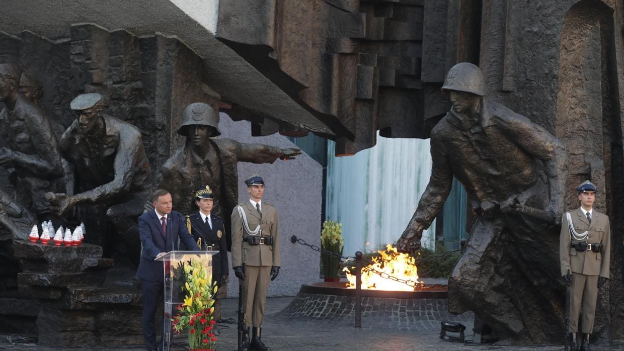 El presidente polaco, Andrzej Duda, durante la conmemoración del 73 aniversario del Levantamiento de Varsovia
