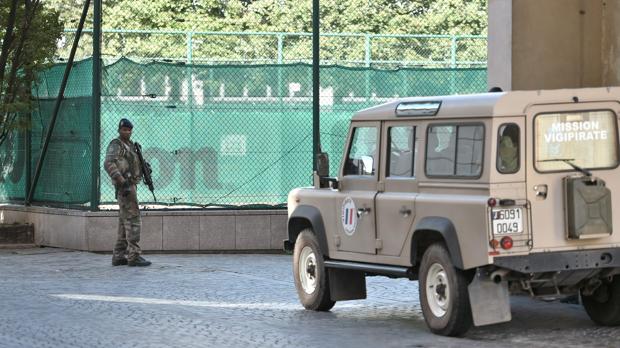 ¿Militares o policías para contener el terrorismo en Francia?