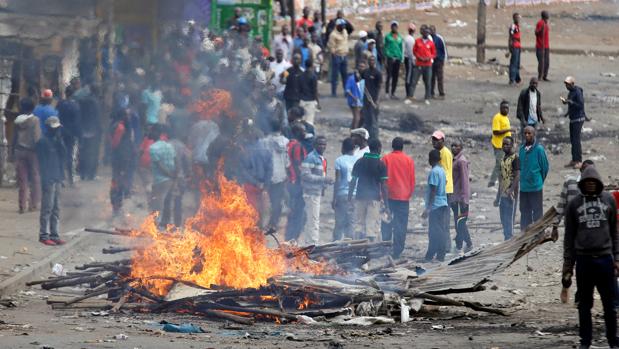 La oposición keniana denuncia la muerte de un centenar de personas en las protestas tras las elecciones