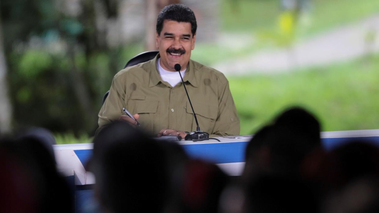 Maduro adelanta las elecciones para «responder a las amenazas»