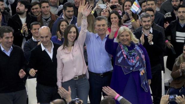 Dos mujeres, principales bazas de Macri para salir airoso de las primarias