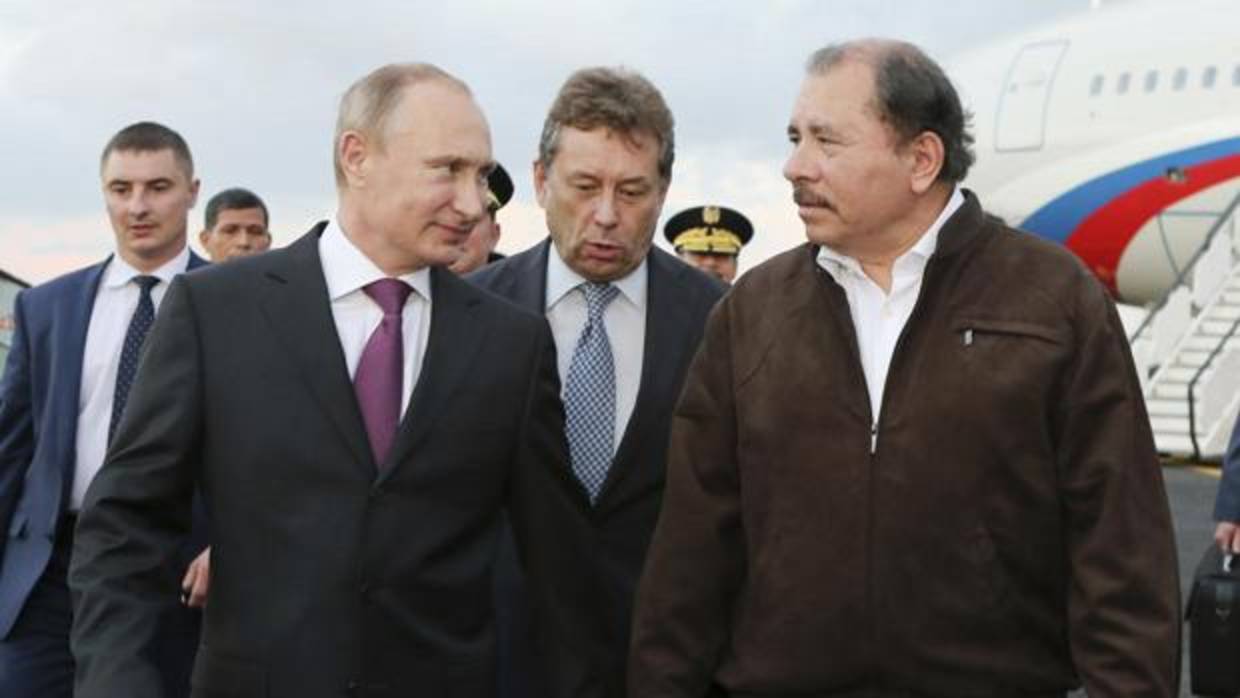 Vladimir Putin y Daniel Ortega durante una visita del presidente ruso a Managua en 2014