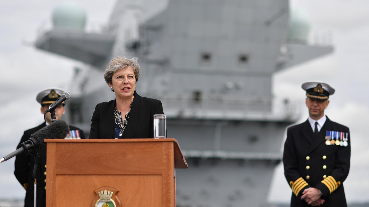 Theresa May durante un acto en Portsmouth
