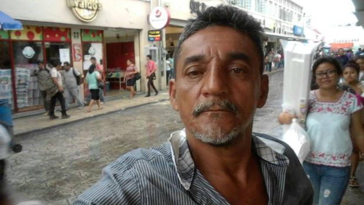El periodista mexicano Cándido Ríos Vázquez, quien figuraba en un programa de protección gubernamental, y otros dos individuos, han muerto asesinados en el estado oriental de Veracruz