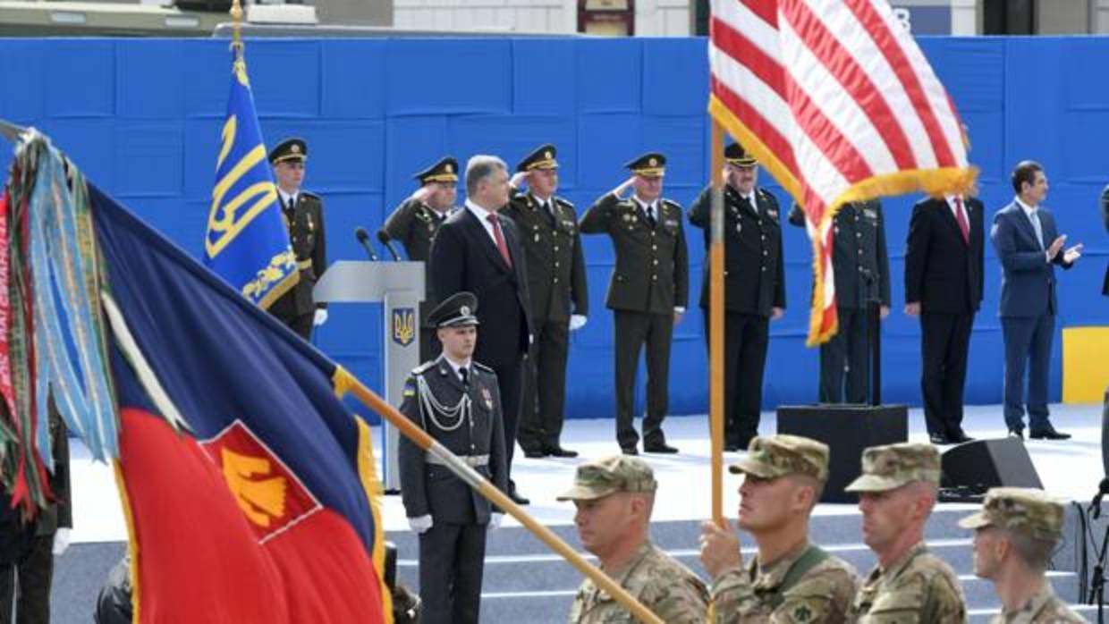 El presidente ucraniano, Petro Poroshenko, este jueves durante el desfile militar del Día de la Independencia de su país