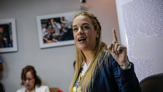 Retrasan la audiencia de imputación de Lilian Tintori