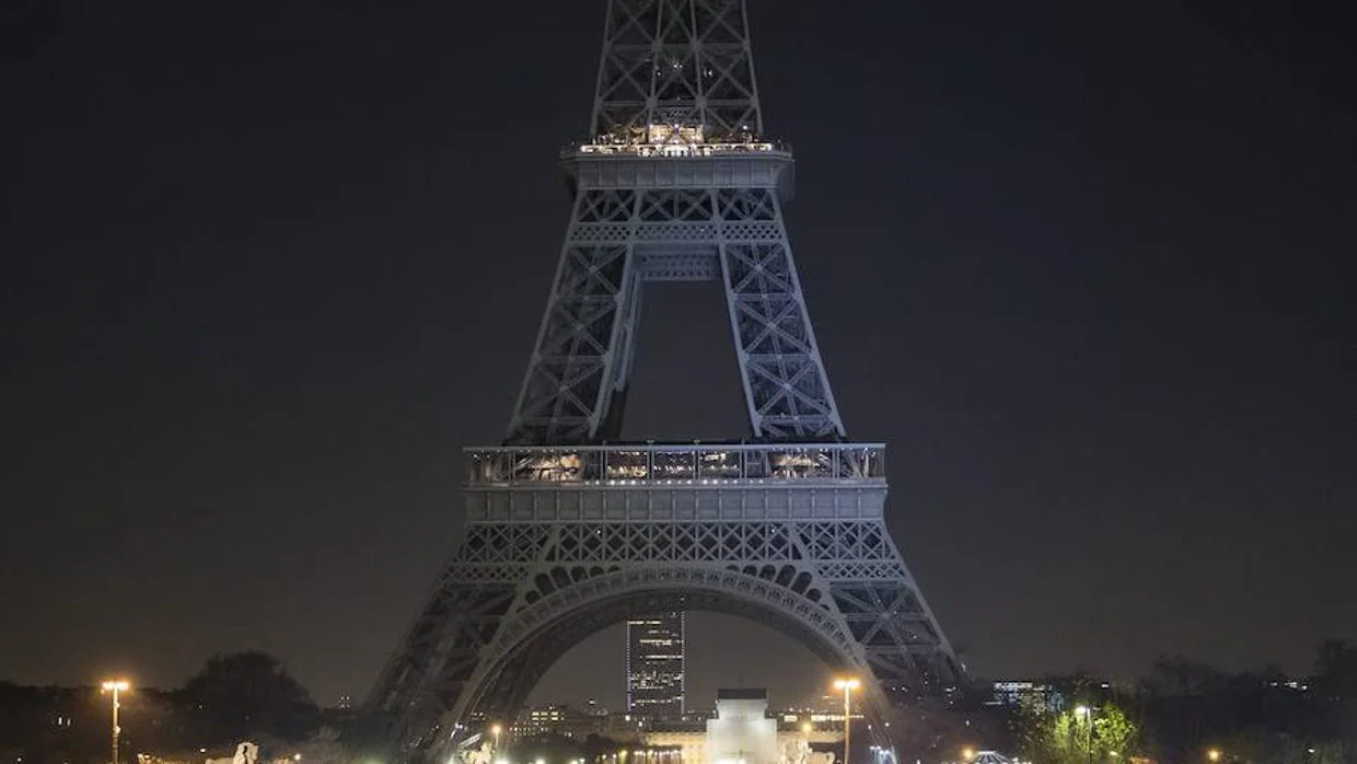 Los terroristas de Cataluña que fueron a París pasaron por la torre Eiffel