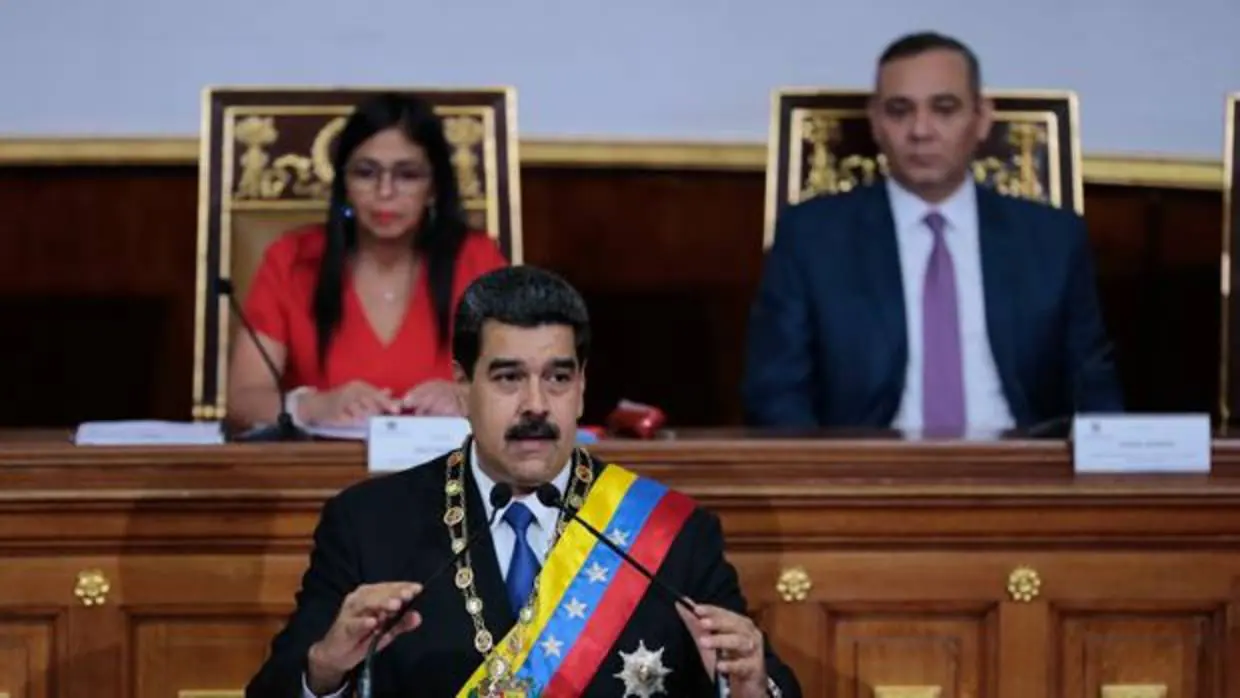Maduro asegura que está dispuesto a convertirse en dictador para lograr paz económica