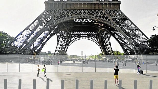 La Torre Eiffel se blinda tras un muro de vidrio