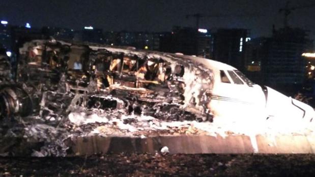 Reabre el Aeropuerto Atatürk de Estambul tras el incendio de un avión privado