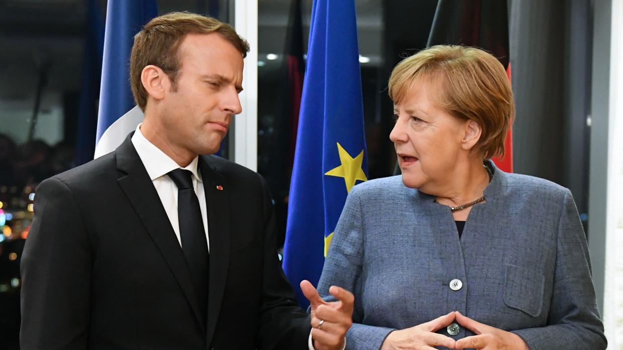 El presidente francés, Emmanuel Macron, y la canciller alemana, Angel Merkel, este jueves en Tallin