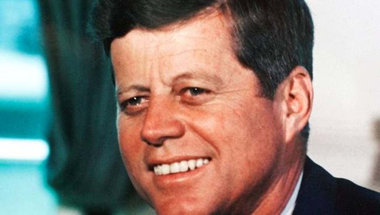 El presidente John F. Kennedy, fotografiado en su despacho en la Casa Blanca, en 1963