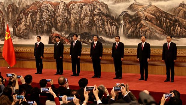 Xi Jinping cierra la puerta a la sucesión en la nueva cúpula del régimen chino