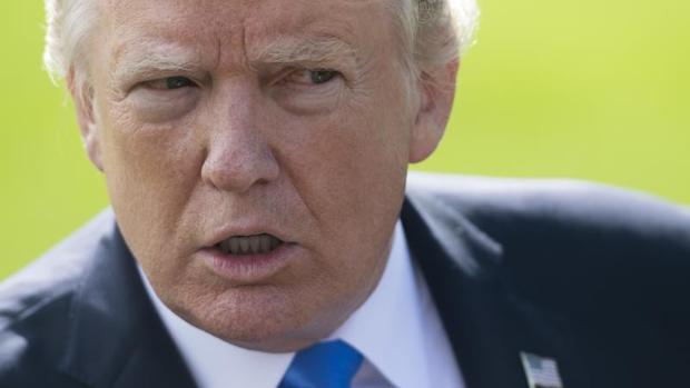 Trump intenta defenderse de la trama rusa a golpe de tuit