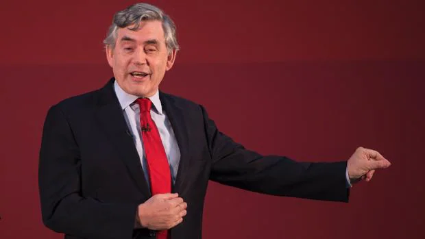 EE. UU. engañó al Reino Unido sobre el armamento de Irak según el ex primer ministro Gordon Brown